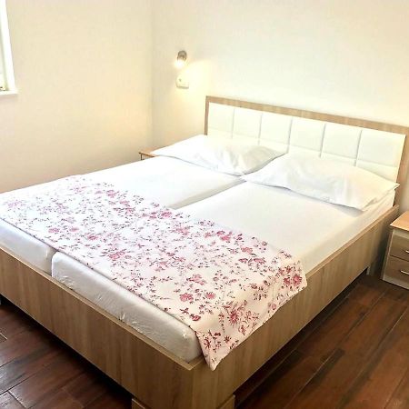 Apartmani Maki Омиш Экстерьер фото