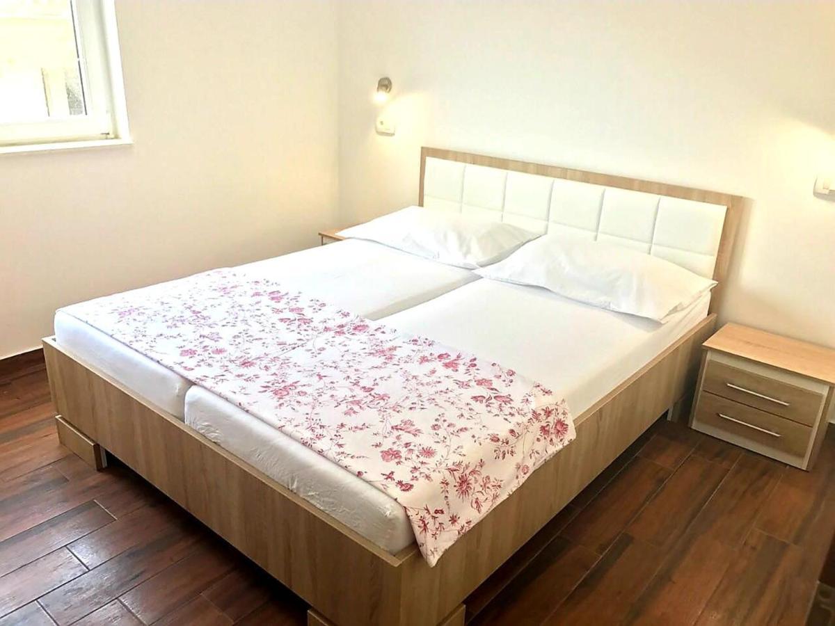 Apartmani Maki Омиш Экстерьер фото